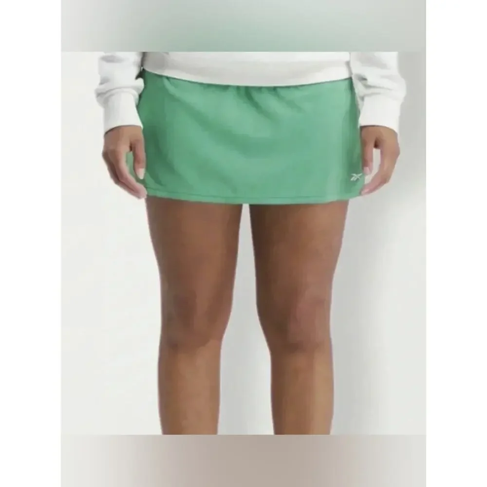 NWT Reebok Skort